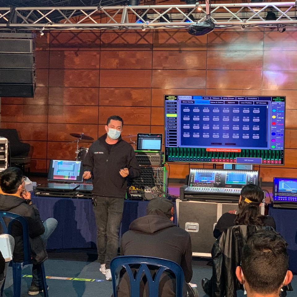 Consolas practicas en sonido en vivo